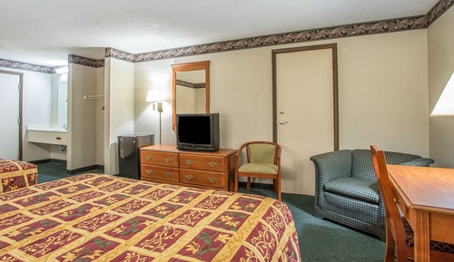 Standard Room, 2 Queen Beds, Smoking