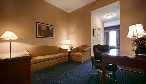 Suite, 1 King Bed, Non Smoking, Refrigerator & Microwave