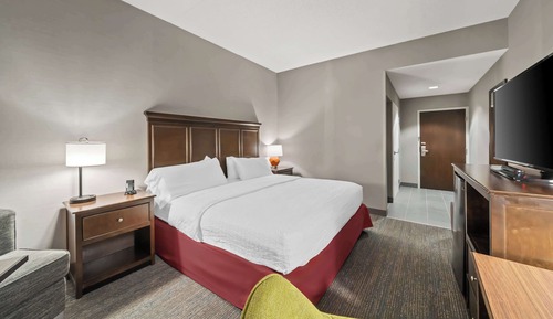 One King Bed, Non-Smoking, Accessible