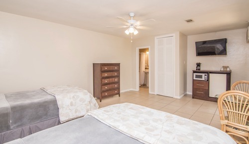 Standard Room, 2 Double Beds