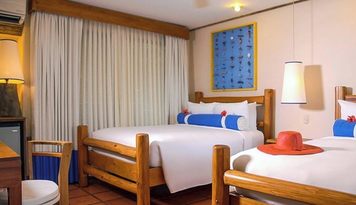 Room, 2 Queen Beds, Non Smoking, Mountain View