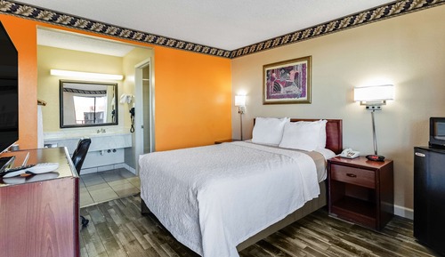 Room, 1 Queen Bed, Smoking