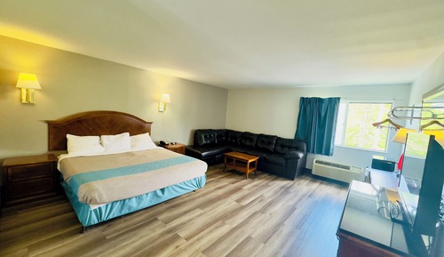 Deluxe Room, 1 King Bed, Non Smoking, Hot Tub