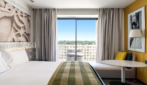 Premium Room, 1 King Bed, Club Lounge Access