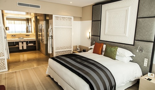 Junior Suite, 1 King Bed, Club Lounge Access