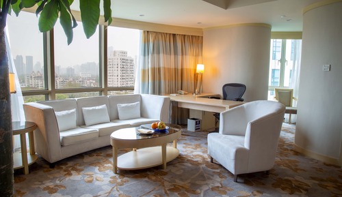 Executive Deluxe Suite