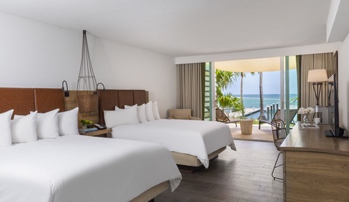 Alligator Reef Oceanfront Room Two Queens Lanai