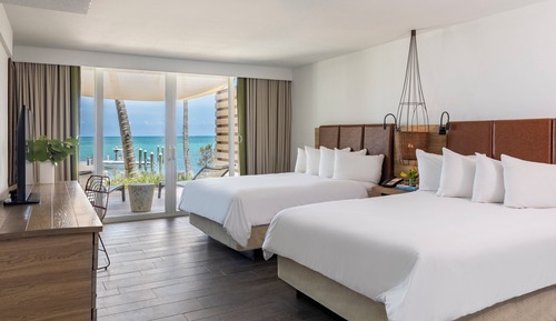 One Bedroom Oceanfront Suite Two Queens Lanai