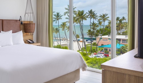 One Bedroom Standard View Suite King
