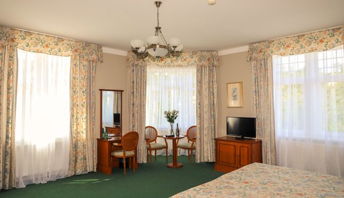 Deluxe Studio Suite