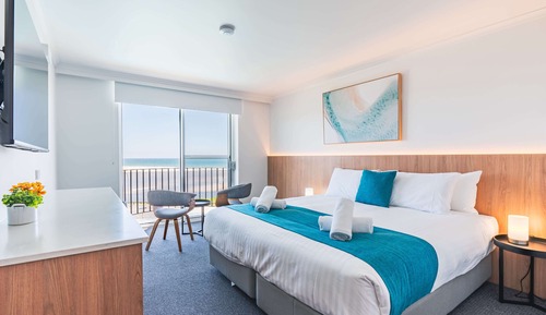 Deluxe Queen Room