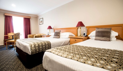 Deluxe Room, Multiple Beds, Non Smoking, Microwave
