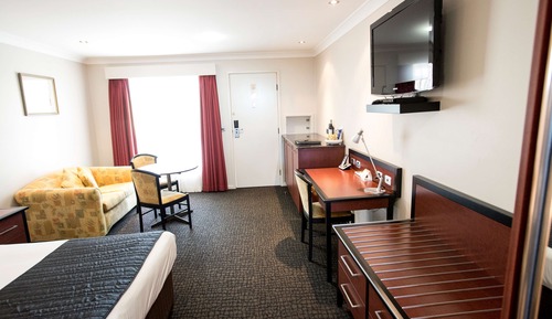 Deluxe Room, 1 King Bed, Non Smoking, Microwave