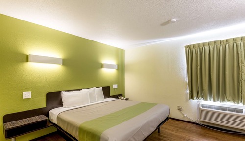 Deluxe Room, 1 King Bed, Non Smoking, Refrigerator & Microwave