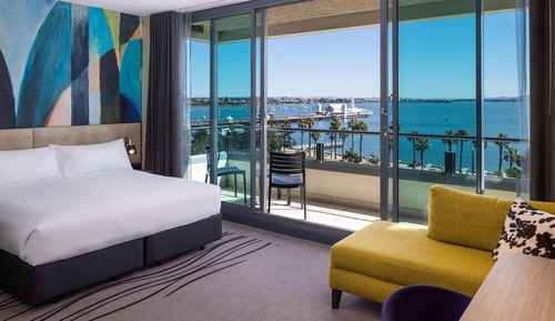 Deluxe Room, 1 King Bed, Bay View