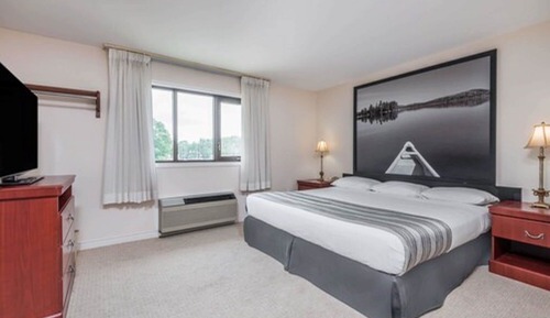 Suite, 1 King Bed, Non Smoking, Microwave