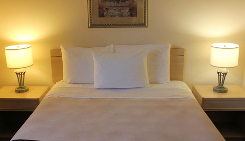 Basic Room, 1 Queen Bed (Second Floor)