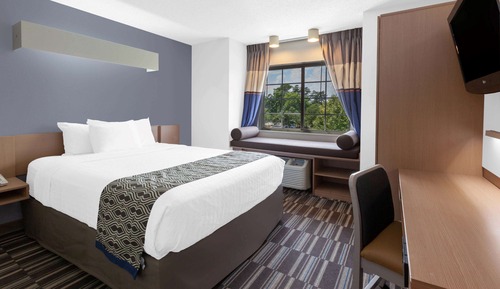 Standard Room, 1 Queen Bed