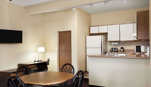 Efficiency, Loft, 1 King Bed, Non Smoking