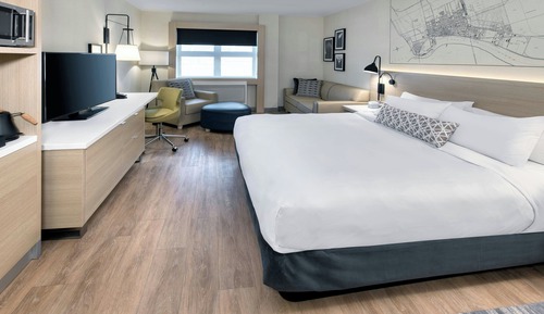 Deluxe Room, 1 King Bed with Sofa bed