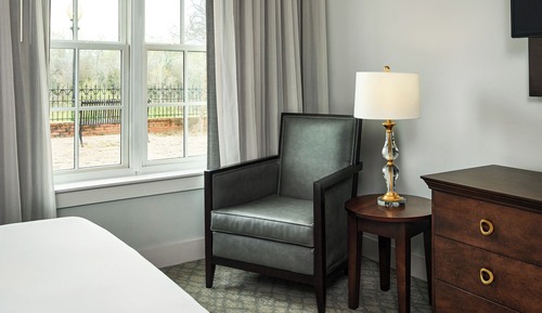 Room, 1 King Bed, Roll-in Shower