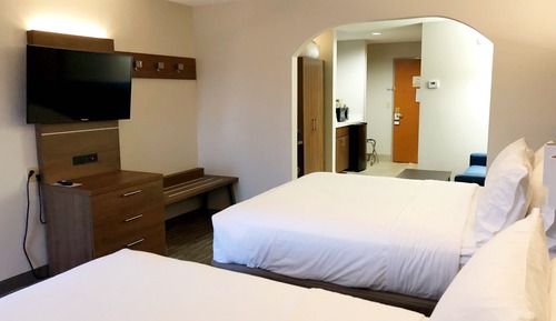 Suite, Multiple Beds