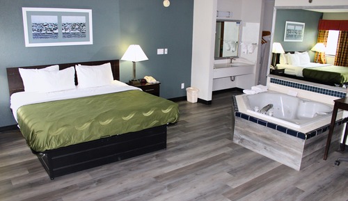 King Bed with 2 Person Jacuzzi