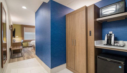 Standard Room, 1 King Bed