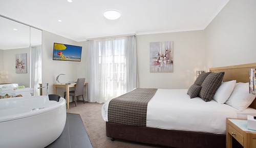 King Spa Room