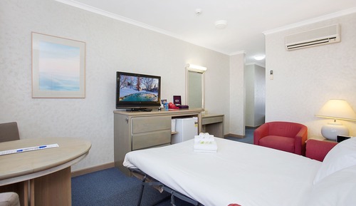 Deluxe King Suite