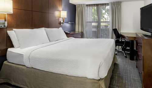 Studio, 1 King Bed with Sofa bed (Mobility/Hearing Accessible, Tub)