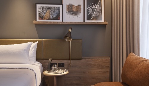 Rydges Deluxe King Room