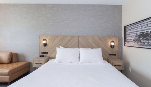 Grand Room, 1 King Bed