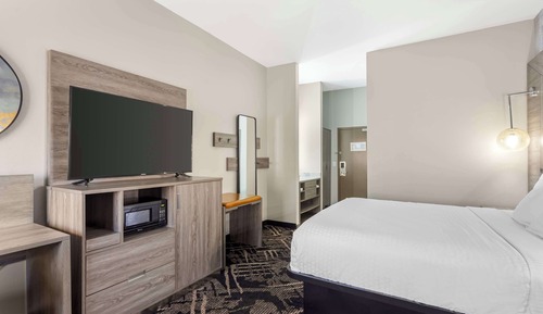Standard Room, 1 King Bed, Non Smoking, Jetted Tub