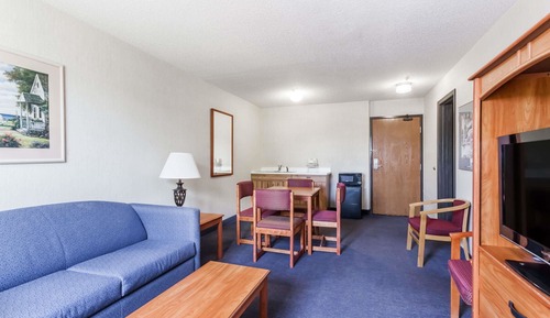Suite, 1 King Bed, Non Smoking (One-Bedroom Suite)