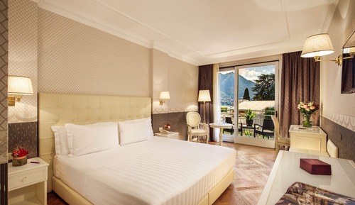 Comfort Room, City View