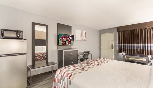 Deluxe Room, 1 King Bed, Accessible, Non Smoking