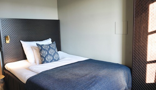 Single Room (Compact)