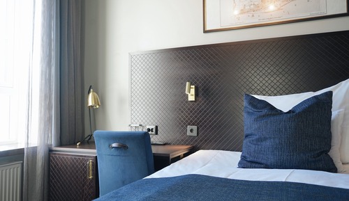 Double Room (Compact)