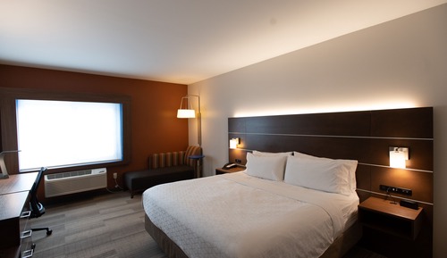 Standard Room, 1 King Bed