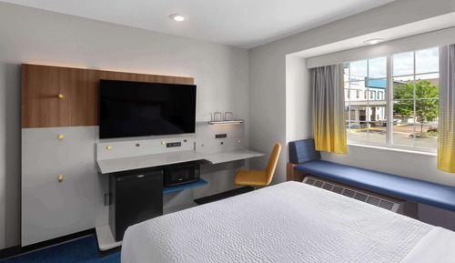 Studio Suite, 1 Queen Bed, Non Smoking