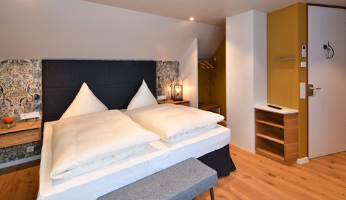Suite, Tower