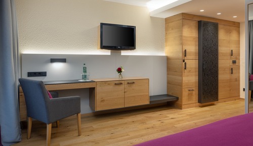 Deluxe Room, 1 King Bed, Balcony, Mountain View (Balcony, View)