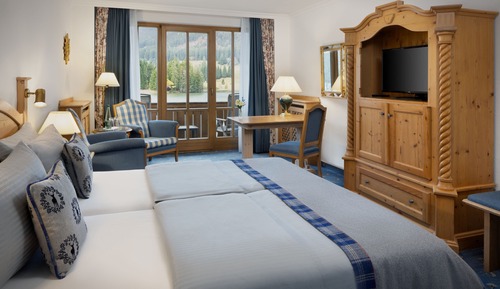 Comfort Room, 1 King Bed, Balcony, Mountain View (Balcony, View)