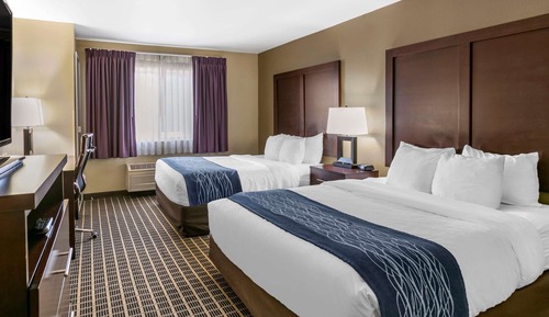 Suite, Multiple Beds, Non Smoking, Mountain View