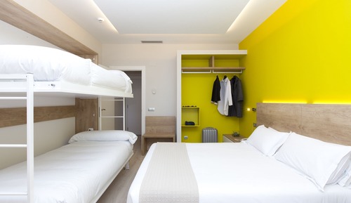Triple Room