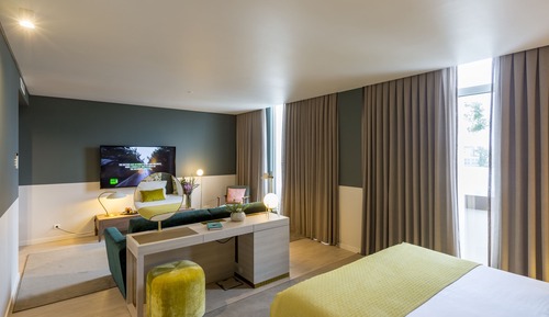 Junior Suite with Sanctuary View