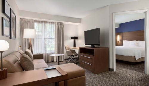 Suite, 2 Bedrooms, Fireplace (Mobility Accessible, Roll-In Shower)