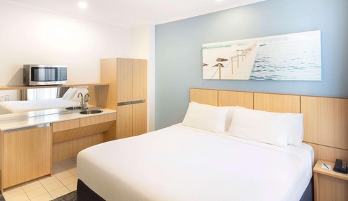 Standard Room, 1 Queen Bed, Accessible