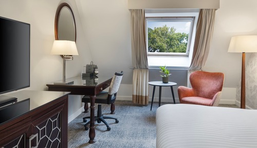Superior Room, 1 King Bed